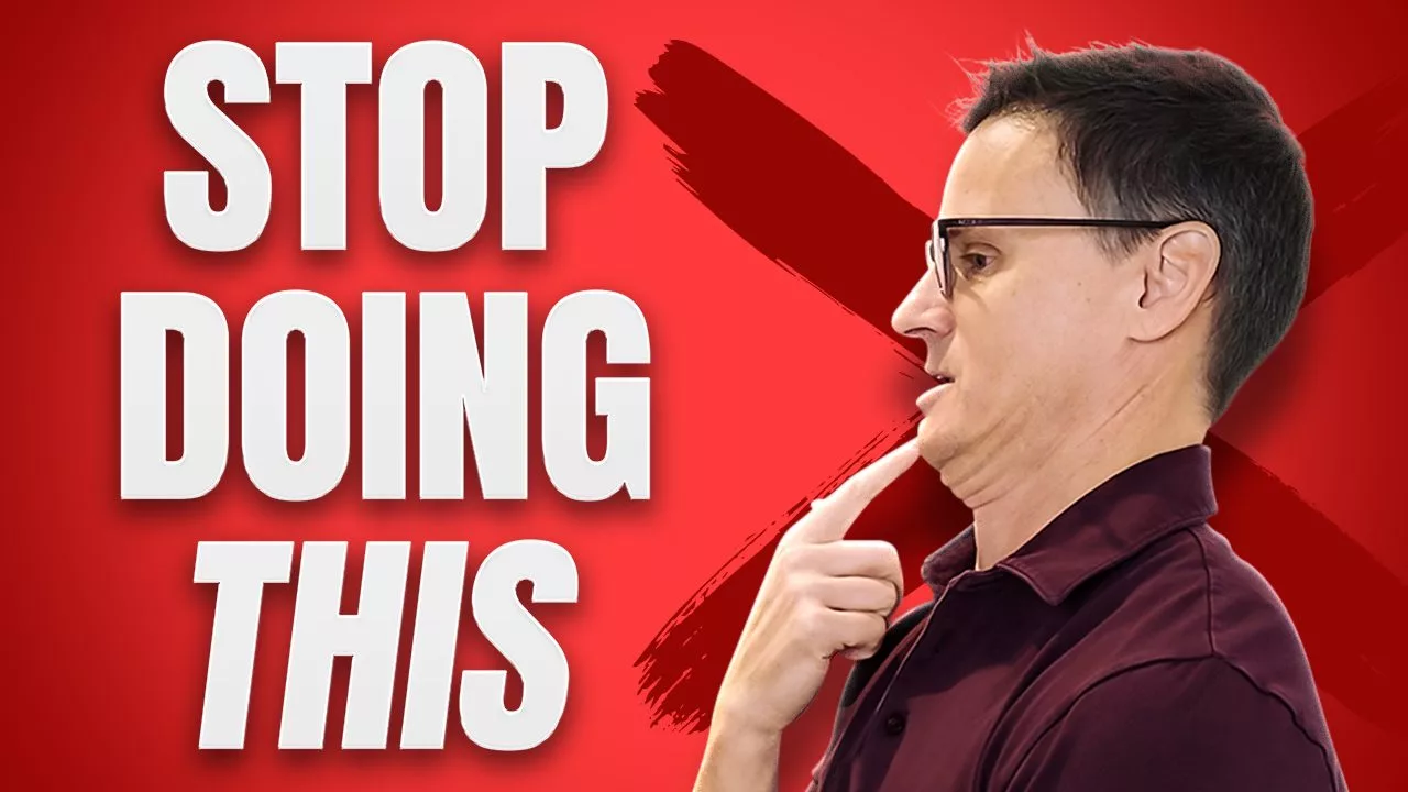 Comparison chart showing Regular Chin Tuck vs Chin Tuck 2.0, highlighting movement differences, curve effects, and safety benefits. Created by Newmarket chiropractor Dr. Jon Saunders.